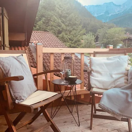 Mountainhome Birringer